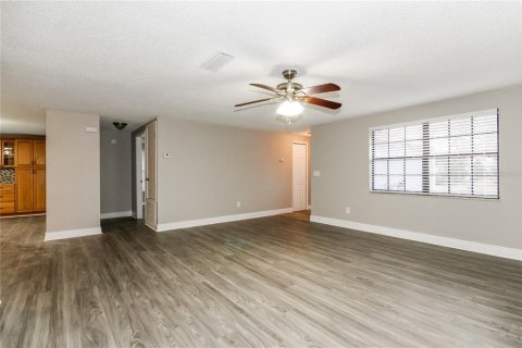 Casa en alquiler en Valrico, Florida, 3 dormitorios, 127.09 m2 № 1905091 - foto 2