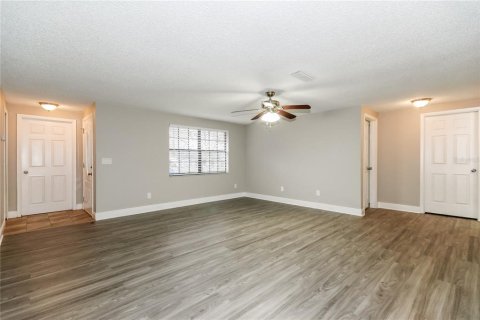 Casa en alquiler en Valrico, Florida, 3 dormitorios, 127.09 m2 № 1905091 - foto 4