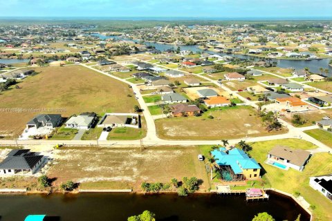 Land in Cape Coral, Florida № 1859640 - photo 25