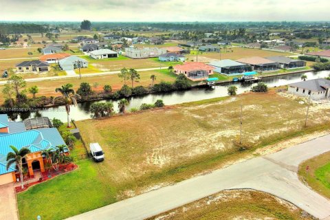 Land in Cape Coral, Florida № 1859640 - photo 10