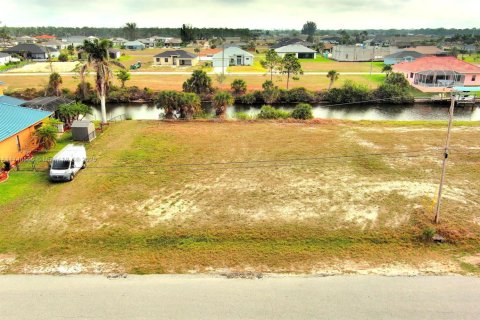Land in Cape Coral, Florida № 1859640 - photo 8