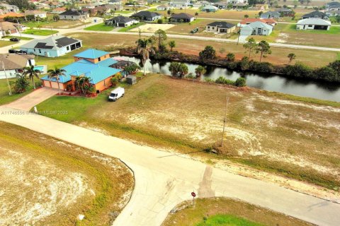 Land in Cape Coral, Florida № 1859640 - photo 12