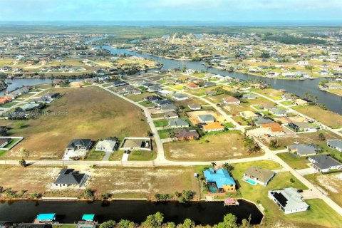 Land in Cape Coral, Florida № 1859640 - photo 20