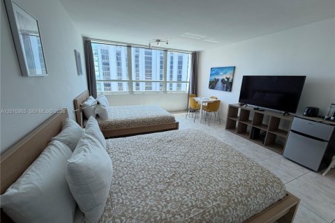 Condo in Miami Beach, Florida  № 2247401 - photo 10