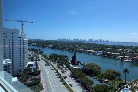 Condo in Miami Beach, Florida  № 2247401 - photo 2