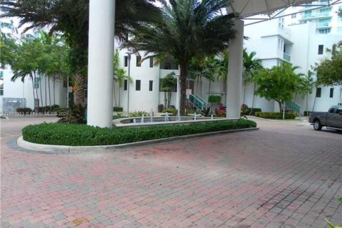 Copropriété à louer à North Bay Village, Floride: 2 chambres, 116.22 m2 № 1945943 - photo 25