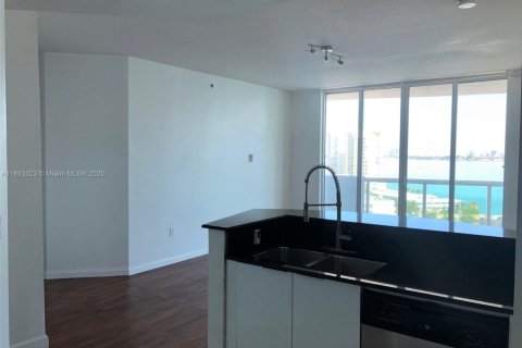 Copropriété à louer à North Bay Village, Floride: 2 chambres, 116.22 m2 № 1945943 - photo 3