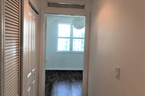 Copropriété à louer à North Bay Village, Floride: 2 chambres, 116.22 m2 № 1945943 - photo 21