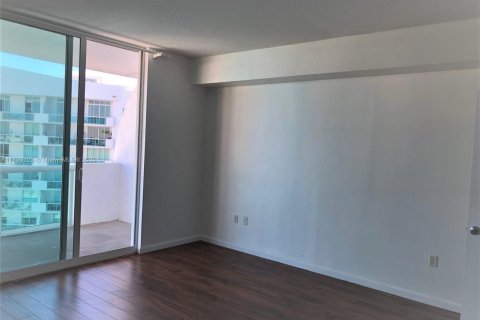 Copropriété à louer à North Bay Village, Floride: 2 chambres, 116.22 m2 № 1945943 - photo 13