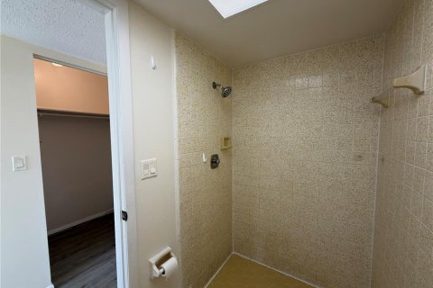 Condo in Punta Gorda, Florida, 2 bedrooms № 2197522 - photo 24
