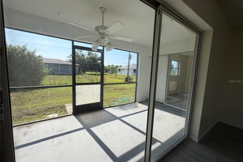 Condo in Punta Gorda, Florida, 2 bedrooms № 2197522 - photo 25