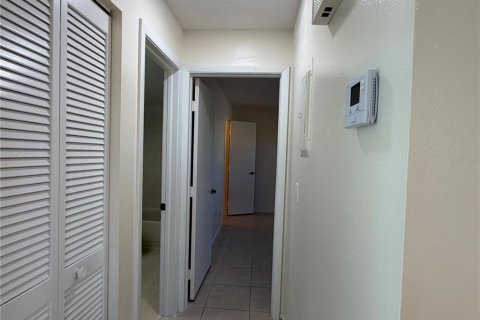 Condo in Punta Gorda, Florida, 2 bedrooms № 2197522 - photo 11
