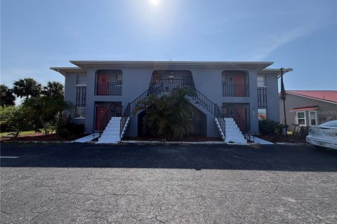 Condo in Punta Gorda, Florida, 2 bedrooms № 2197522 - photo 28