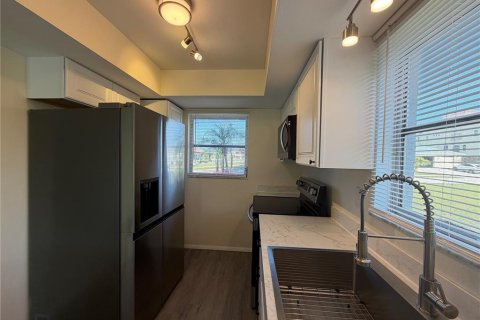 Condo in Punta Gorda, Florida, 2 bedrooms № 2197522 - photo 7