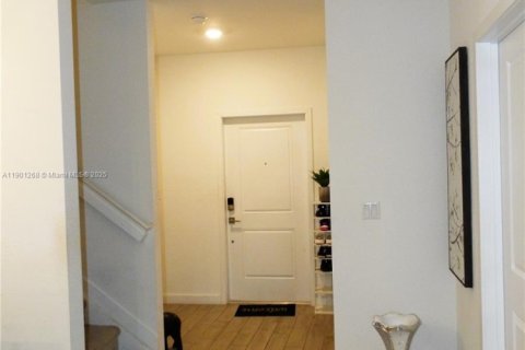 Купить таунхаус в Хомстед, Флорида 4 спальни, 127.65м2, № 2081728 - фото 5