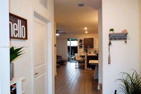 Купить таунхаус в Хомстед, Флорида 4 спальни, 127.65м2, № 2081728 - фото 4