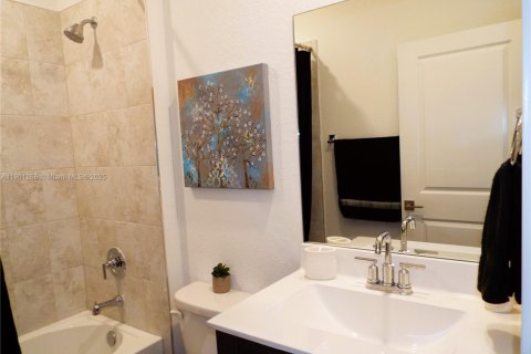 Купить таунхаус в Хомстед, Флорида 4 спальни, 127.65м2, № 2081728 - фото 17