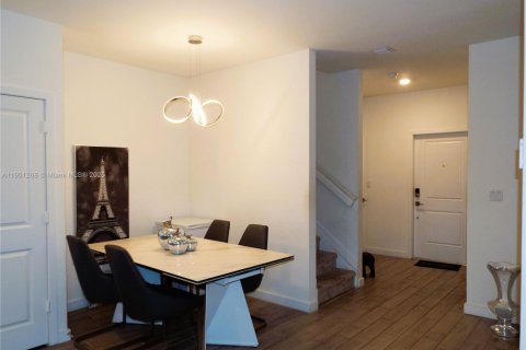 Купить таунхаус в Хомстед, Флорида 4 спальни, 127.65м2, № 2081728 - фото 7