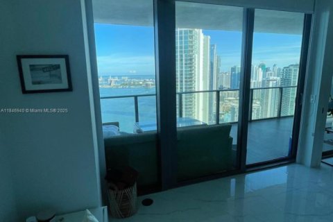 Condo in Miami, Florida, 2 bedrooms  № 1935852 - photo 16