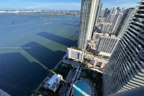 Condo in Miami, Florida, 2 bedrooms  № 1935852 - photo 3