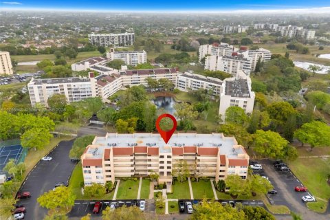 Condo in Lauderhill, Florida, 2 bedrooms  № 1864091 - photo 27