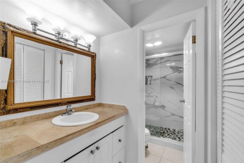 Condo in Lauderhill, Florida, 2 bedrooms  № 1864091 - photo 11