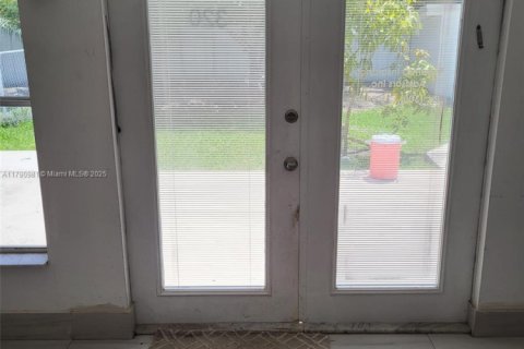 Immobilier commercial à vendre à Miami, Floride: 217.02 m2 № 1981501 - photo 17