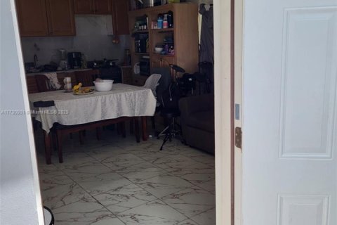 Immobilier commercial à vendre à Miami, Floride: 217.02 m2 № 1981501 - photo 24