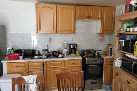 Immobilier commercial à vendre à Miami, Floride: 217.02 m2 № 1981501 - photo 27