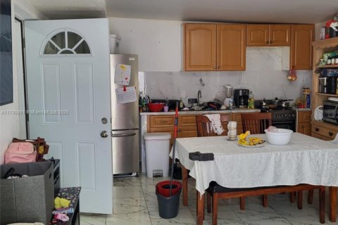 Immobilier commercial à vendre à Miami, Floride: 217.02 m2 № 1981501 - photo 30