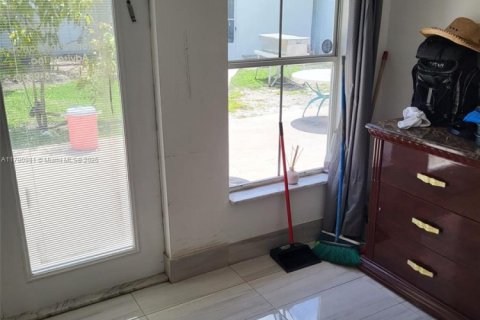 Immobilier commercial à vendre à Miami, Floride: 217.02 m2 № 1981501 - photo 18