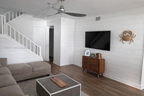 Купить виллу или дом в Майами, Флорида 1 комната, 180.32м2, № 2051123 - фото 17