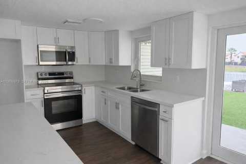 Купить виллу или дом в Майами, Флорида 1 комната, 180.32м2, № 2051123 - фото 4