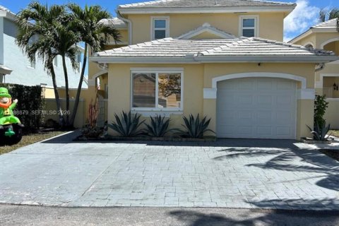 Купить виллу или дом в Майами, Флорида 1 комната, 180.32м2, № 2051123 - фото 2