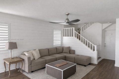 Купить виллу или дом в Майами, Флорида 1 комната, 180.32м2, № 2051123 - фото 9