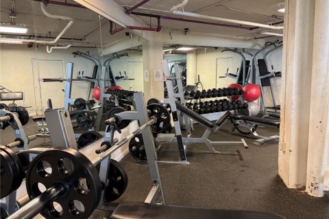 Condo in Miami, Florida, 1 bedroom  № 1955785 - photo 21