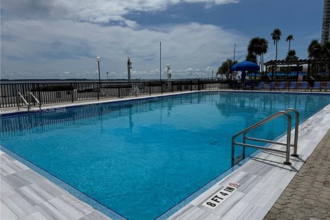 Condo in Miami, Florida, 1 bedroom  № 1955785 - photo 15