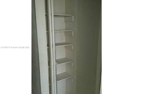 Купить кондоминиум в Майами, Флорида 2 спальни, 74.32м2, № 1972008 - фото 14