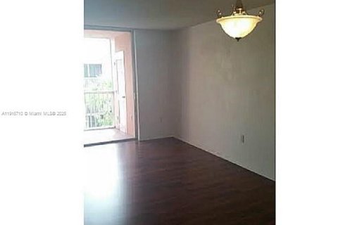 Купить кондоминиум в Майами, Флорида 2 спальни, 74.32м2, № 1972008 - фото 18