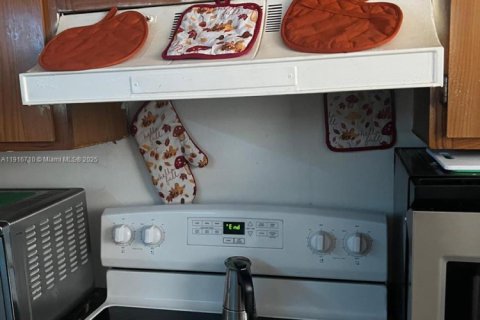 Купить кондоминиум в Майами, Флорида 2 спальни, 74.32м2, № 1972008 - фото 5