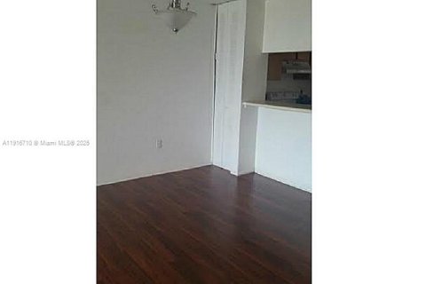 Купить кондоминиум в Майами, Флорида 2 спальни, 74.32м2, № 1972008 - фото 21