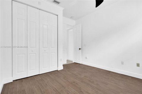 Casa en venta en Miramar, Florida, 4 dormitorios, 251.49 m2 № 2000661 - foto 18