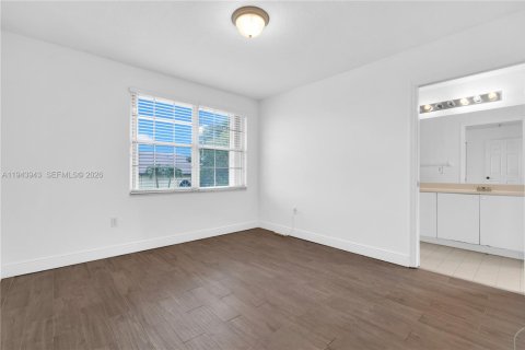 Casa en venta en Miramar, Florida, 4 dormitorios, 251.49 m2 № 2000661 - foto 19