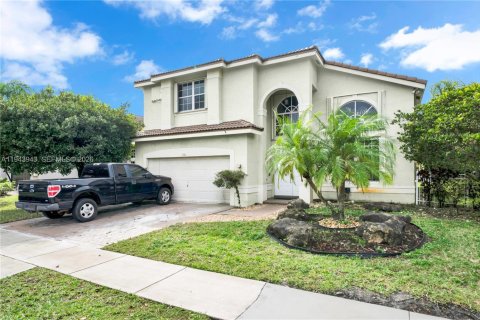 Casa en venta en Miramar, Florida, 4 dormitorios, 251.49 m2 № 2000661 - foto 3