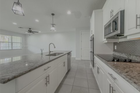 Touwnhouse à vendre à Royal Palm Beach, Floride: 3 chambres, 206.43 m2 № 1880203 - photo 15