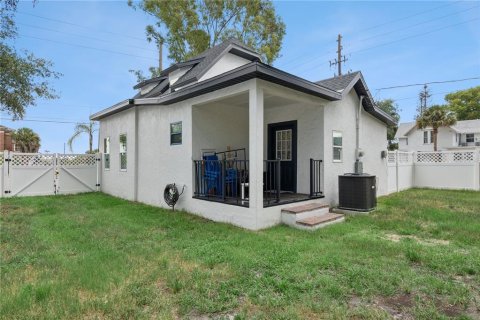 House in Eustis, Florida 3 bedrooms, 130.81 sq.m. № 2223736 - photo 28