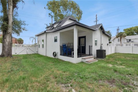 House in Eustis, Florida 3 bedrooms, 130.81 sq.m. № 2223736 - photo 29