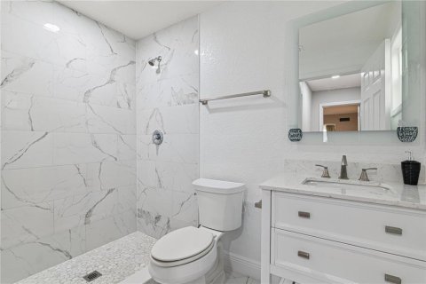 House in Eustis, Florida 3 bedrooms, 130.81 sq.m. № 2223736 - photo 11