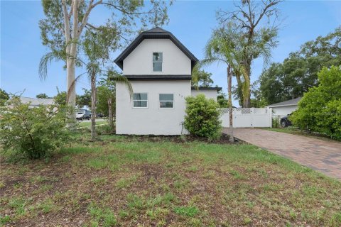 House in Eustis, Florida 3 bedrooms, 130.81 sq.m. № 2223736 - photo 26