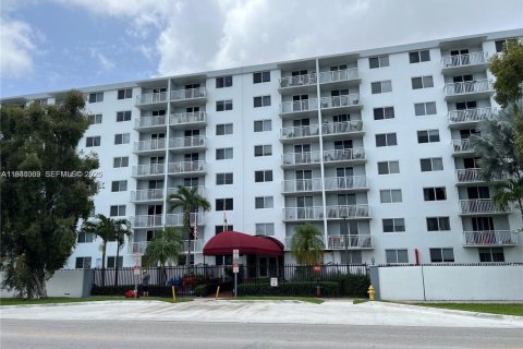 Condo in Miami, Florida, 1 bedroom  № 1998202